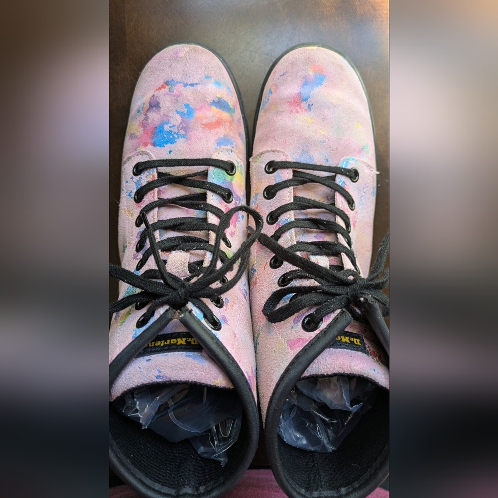 Dr. Martens Sheridan Women's Suede Boots Pink Rainbow Burst Size 7 US L. - Picture 4 of 8